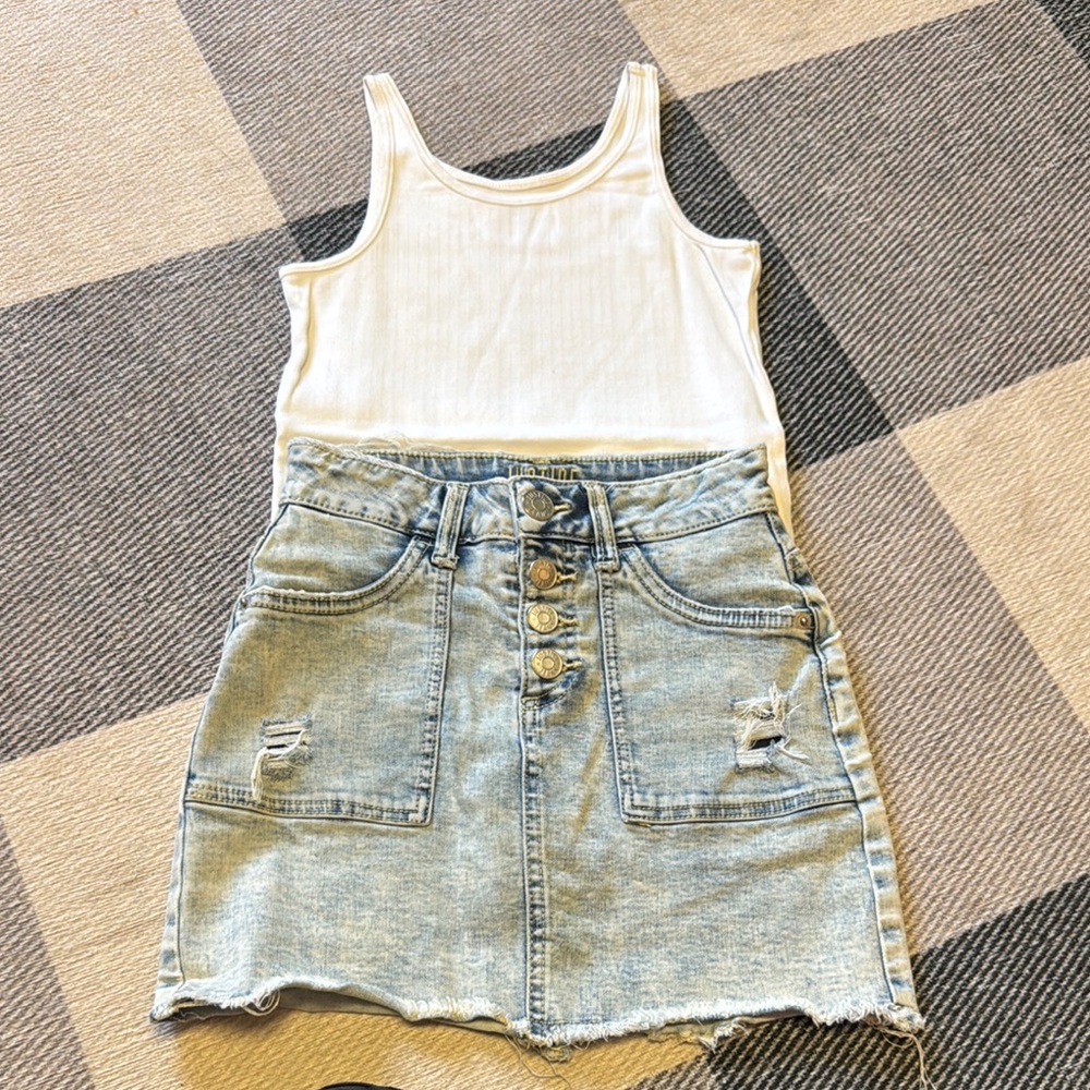White Tank Top and Distressed Denim SkORT!